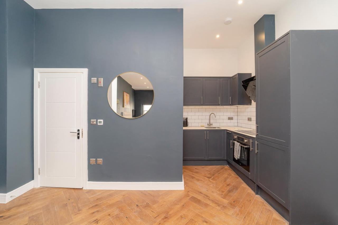 Morden Studio Flat Moments Away From Brighton Seafront Apartment Bagian luar foto